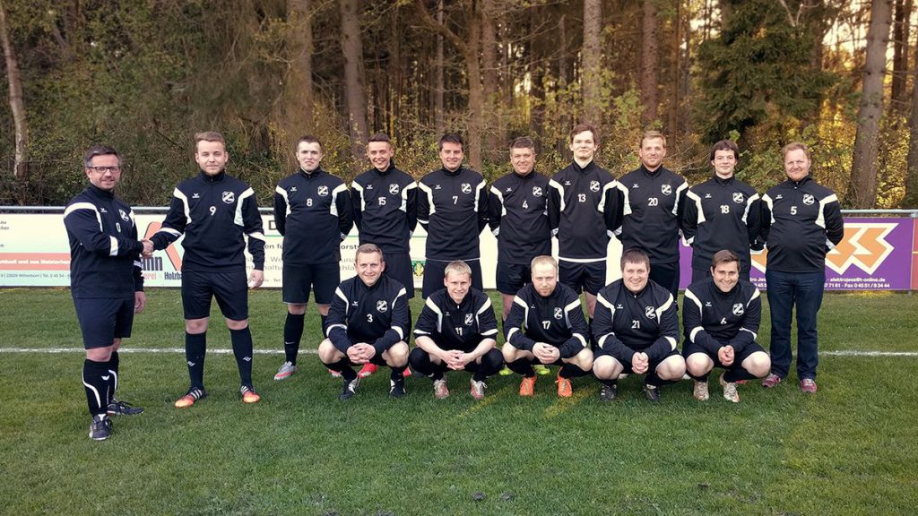 Neue Trainingspullover für die 2. Mannschaft